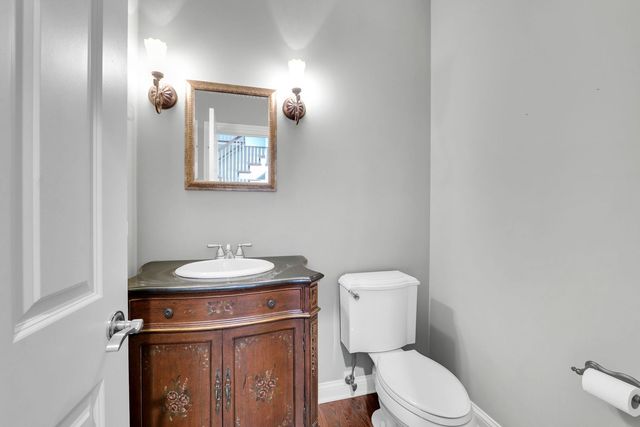 141 Walnut Street, Libertyville, IL 60048