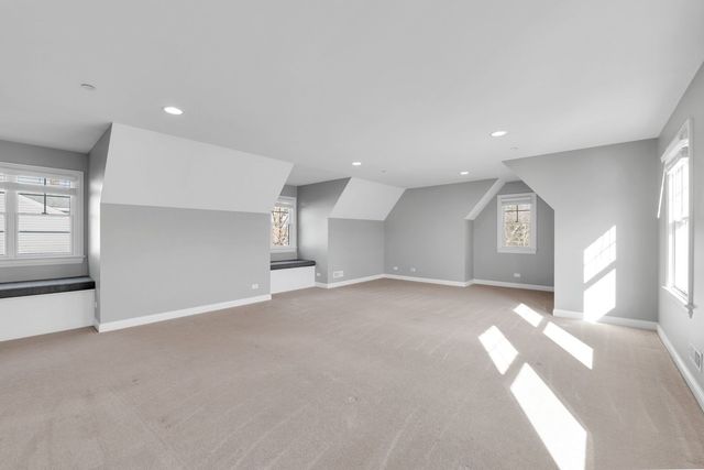 141 Walnut Street, Libertyville, IL 60048