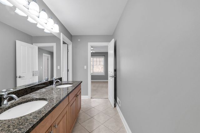 141 Walnut Street, Libertyville, IL 60048