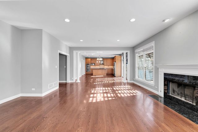 141 Walnut Street, Libertyville, IL 60048