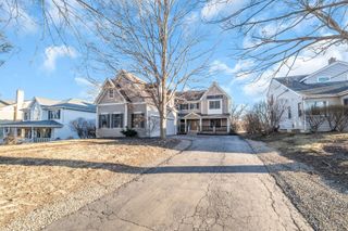 141 Walnut Street, Libertyville, IL 60048