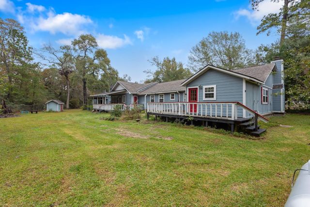 20024 W Lakeshore Dr, Magnolia, TX 77355