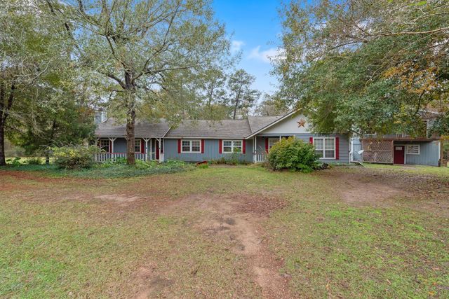 20024 W Lakeshore Dr, Magnolia, TX 77355