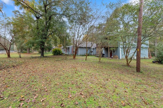20024 W Lakeshore Dr, Magnolia, TX 77355