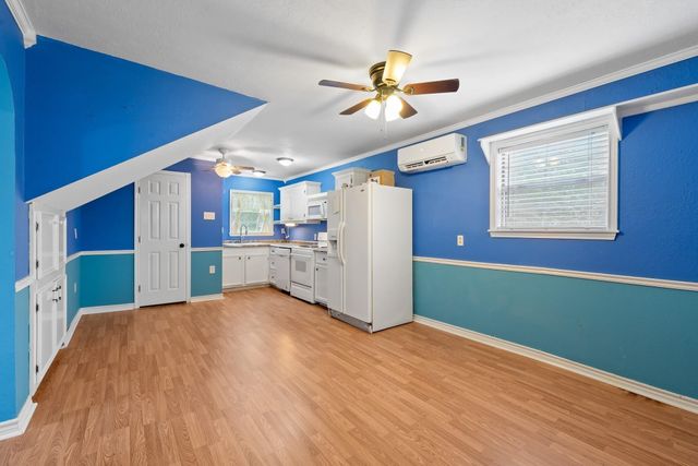 20024 W Lakeshore Dr, Magnolia, TX 77355