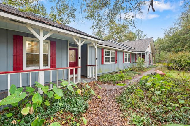 20024 W Lakeshore Dr, Magnolia, TX 77355