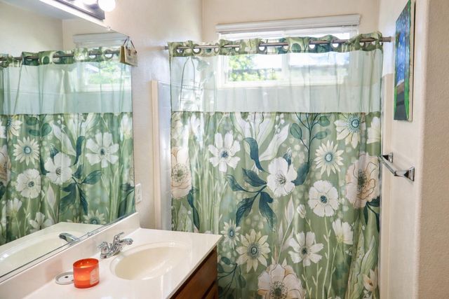 5329 E Geary Street, Fresno, CA 93727
