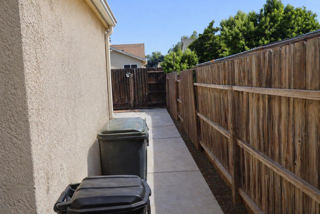 5329 E Geary Street, Fresno, CA 93727
