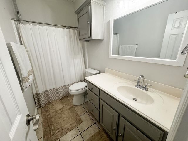 802 John Thomas Drive, Keene, TX 76059