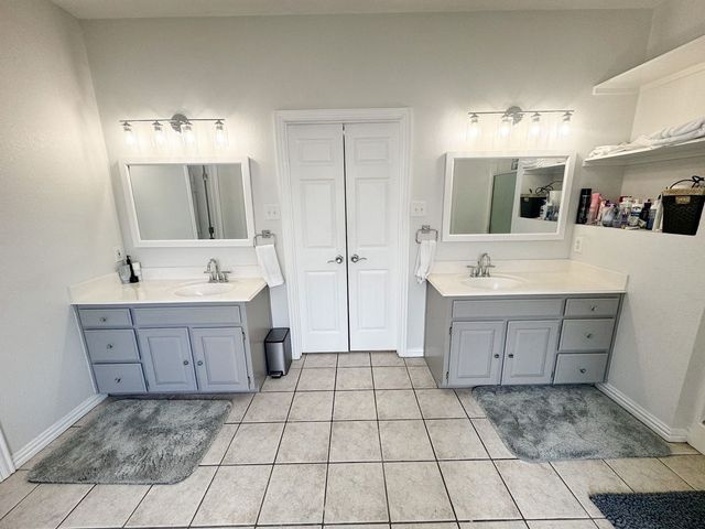 802 John Thomas Drive, Keene, TX 76059