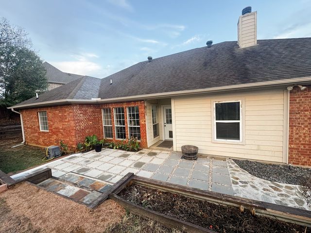 802 John Thomas Drive, Keene, TX 76059