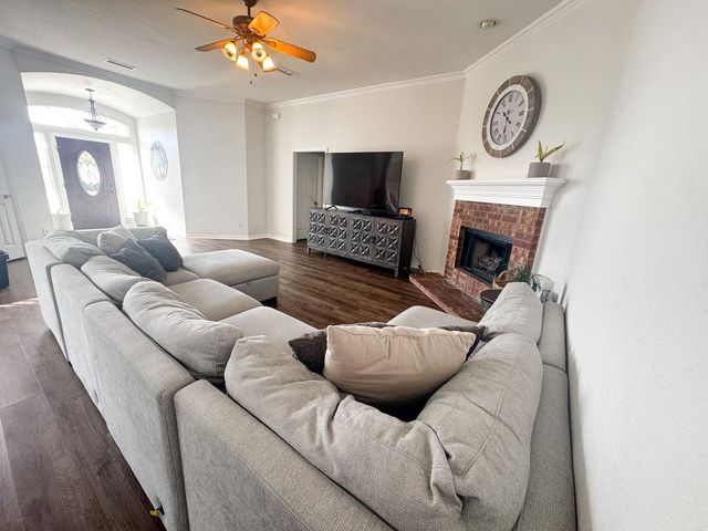 802 John Thomas Drive, Keene, TX 76059