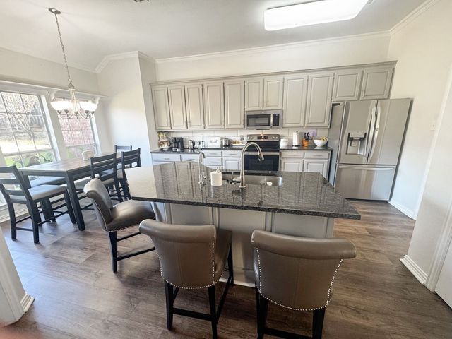 802 John Thomas Drive, Keene, TX 76059