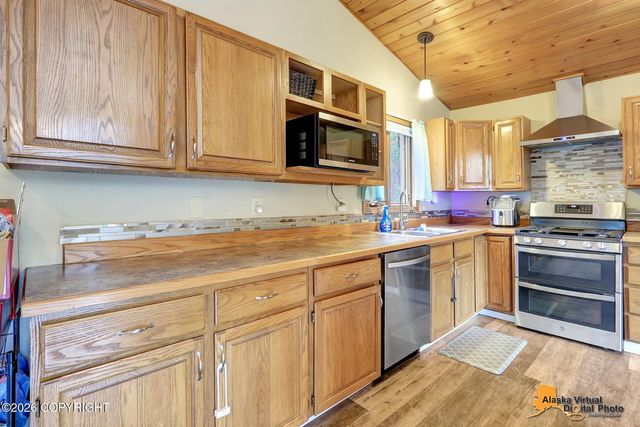 18607 Little Cape Circle, Eagle River, AK 99577