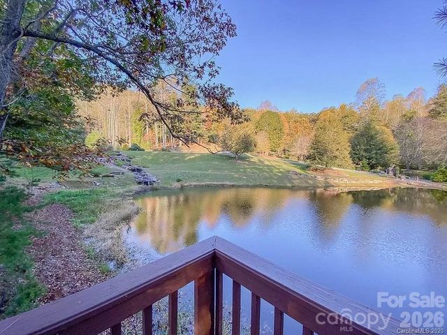 215 Crossvine Trail 11, Hendersonville, NC 28739