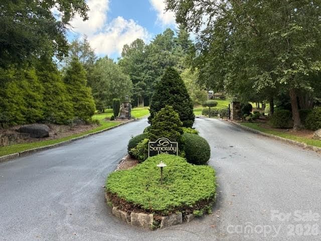 215 Crossvine Trail 11, Hendersonville, NC 28739