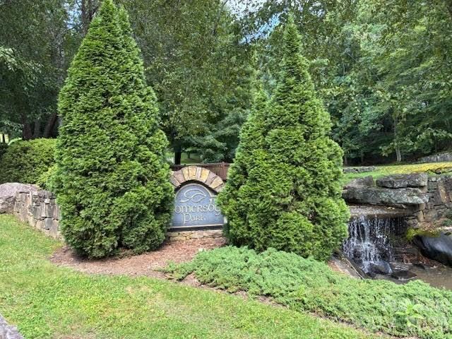 215 Crossvine Trail 11, Hendersonville, NC 28739