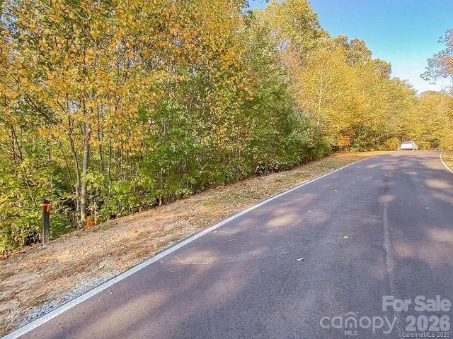 215 Crossvine Trail 11, Hendersonville, NC 28739