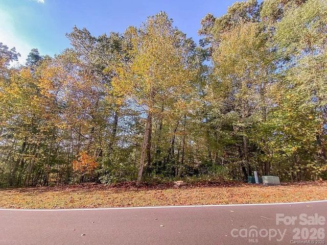 215 Crossvine Trail 11, Hendersonville, NC 28739