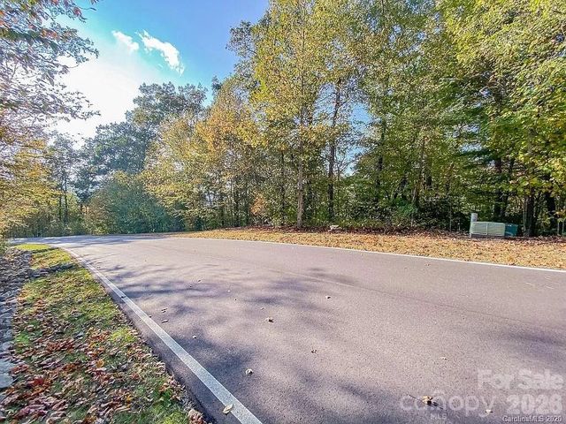215 Crossvine Trail 11, Hendersonville, NC 28739