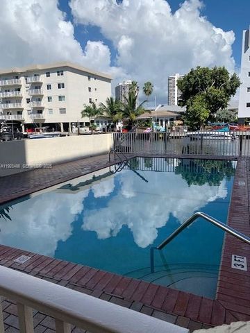 3615 NE 167th St 404, North Miami Beach, FL 33160