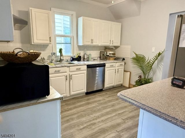 580 Monroe Ave 2, Elizabeth City, NJ 07201