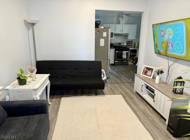 580 Monroe Ave 2, Elizabeth City, NJ 07201