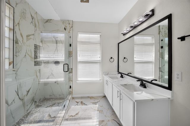 1521 Stanford Drive, Van Alstyne, TX 75495