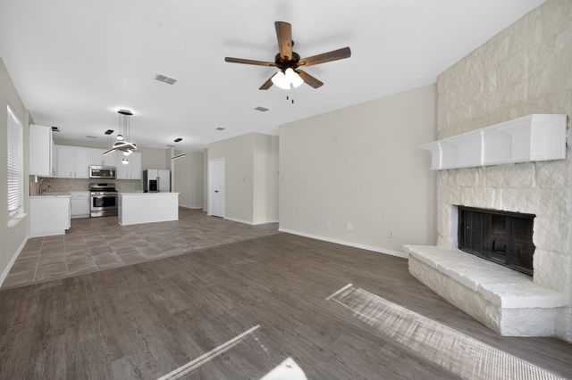 1521 Stanford Drive, Van Alstyne, TX 75495