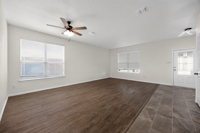 1521 Stanford Drive, Van Alstyne, TX 75495