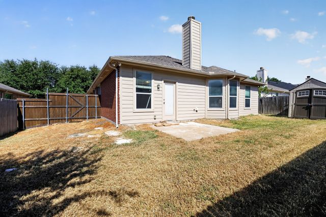 1521 Stanford Drive, Van Alstyne, TX 75495
