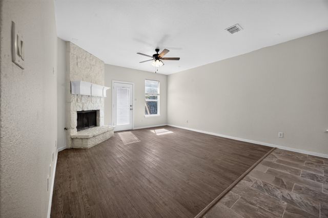 1521 Stanford Drive, Van Alstyne, TX 75495