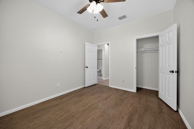 1521 Stanford Drive, Van Alstyne, TX 75495