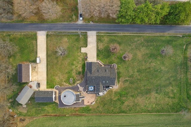 2861 College Street Road, Salem, IL 62881