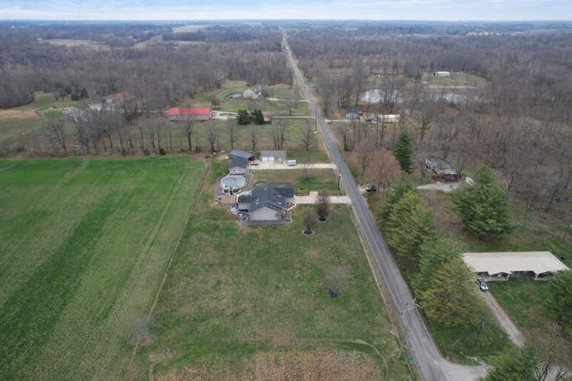 2861 College Street Road, Salem, IL 62881