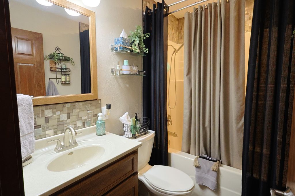 Image 30 of property listing at 2861 College Street Road, Salem, IL 62881