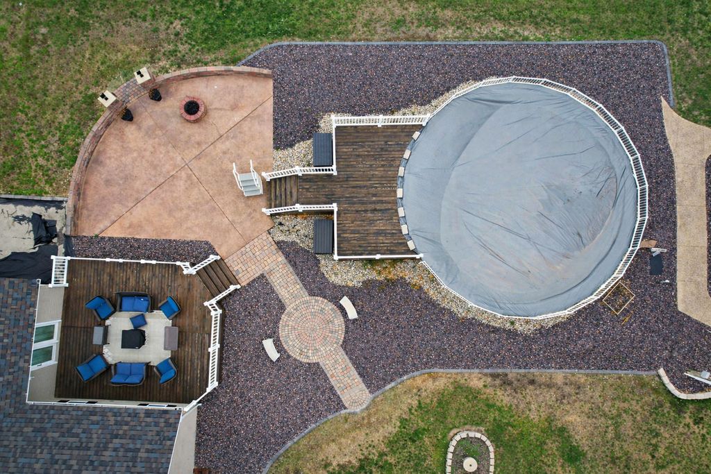 Image 43 of property listing at 2861 College Street Road, Salem, IL 62881