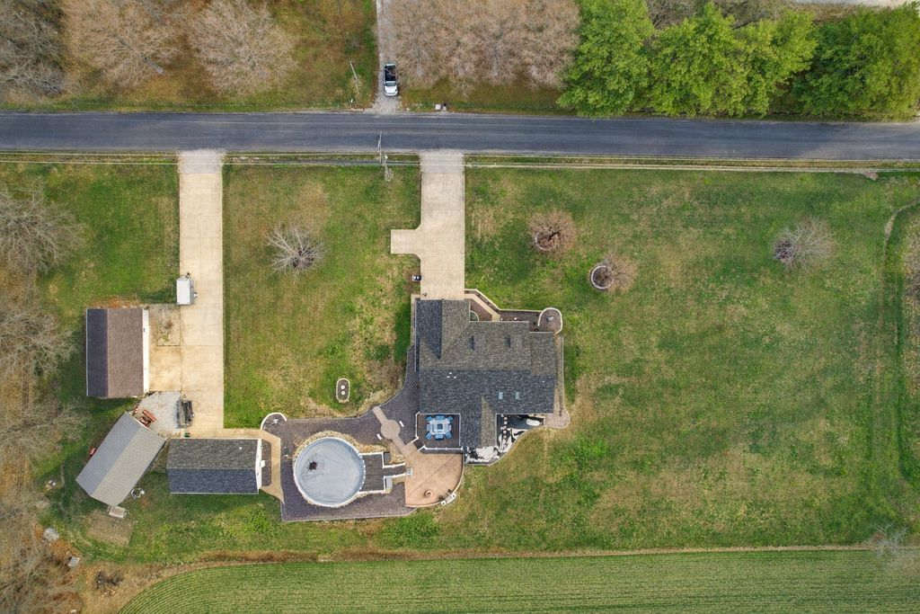 Image 46 of property listing at 2861 College Street Road, Salem, IL 62881