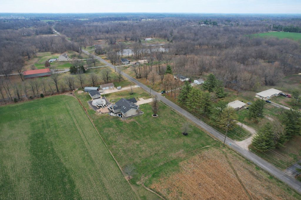 Image 49 of property listing at 2861 College Street Road, Salem, IL 62881