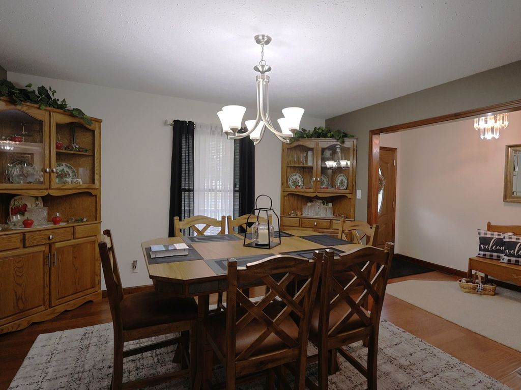 Image 8 of property listing at 2861 College Street Road, Salem, IL 62881