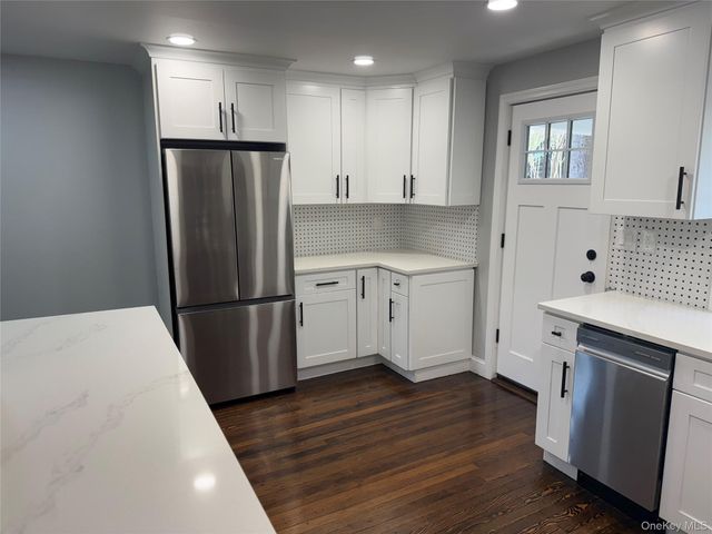 2288 River Road, Calverton, NY 11933