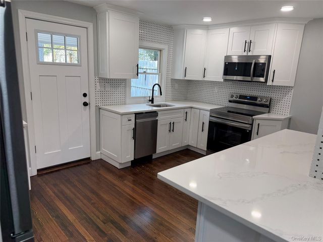 2288 River Road, Calverton, NY 11933