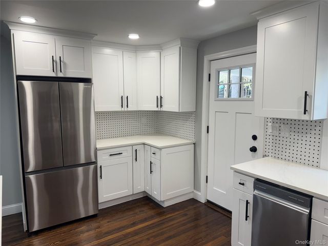 2288 River Road, Calverton, NY 11933