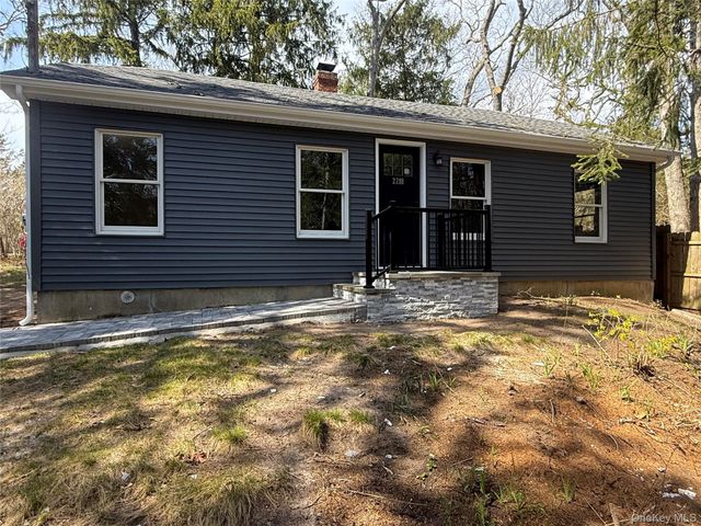 2288 River Road, Calverton, NY 11933