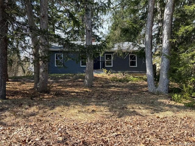 2288 River Road, Calverton, NY 11933