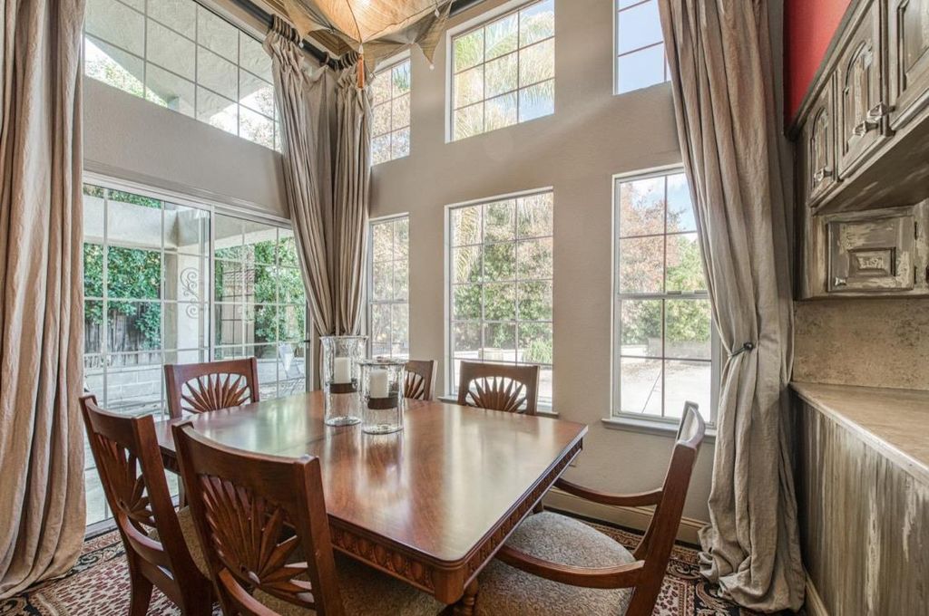 Image 10 of property listing at 645 E Champlain Drive # 123, Fresno, CA 93730