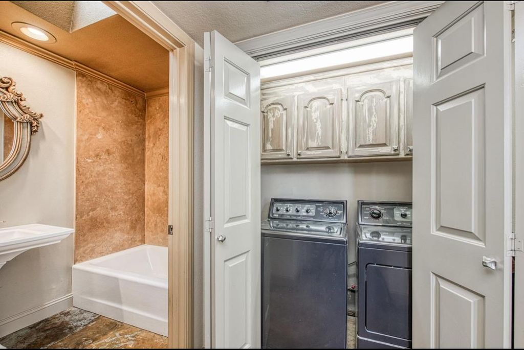 Image 16 of property listing at 645 E Champlain Drive # 123, Fresno, CA 93730