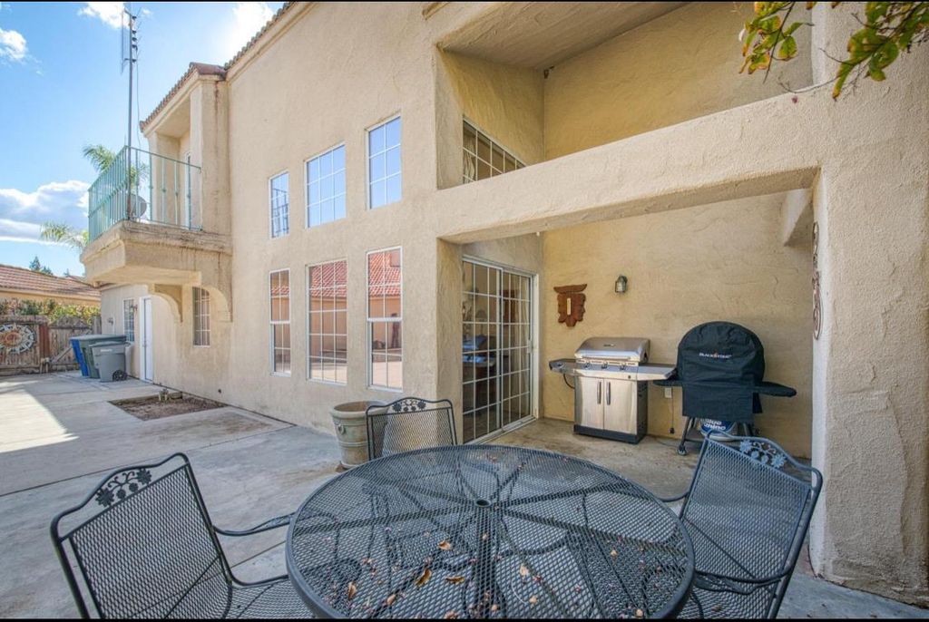 Image 26 of property listing at 645 E Champlain Drive # 123, Fresno, CA 93730