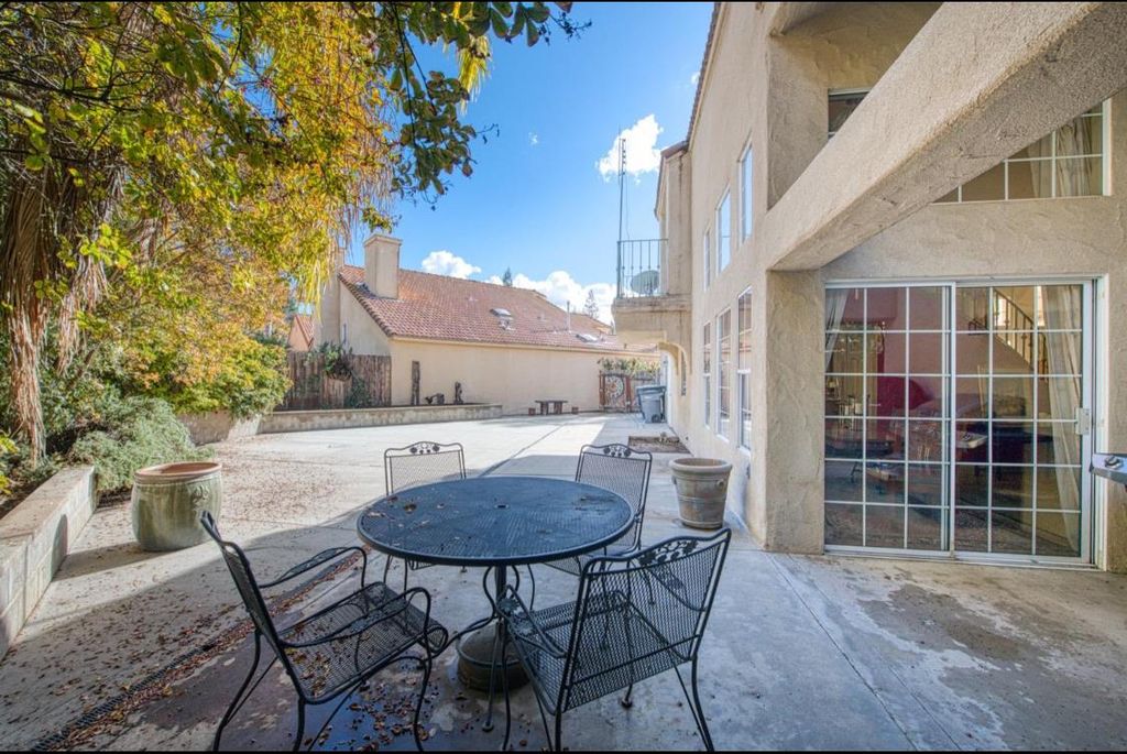 Image 29 of property listing at 645 E Champlain Drive # 123, Fresno, CA 93730