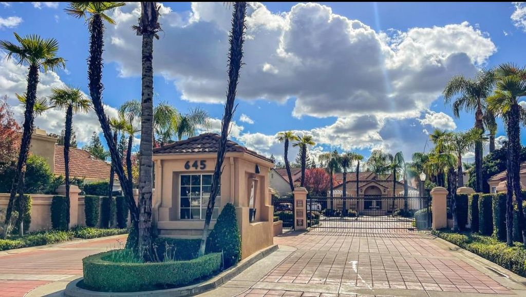 Image 30 of property listing at 645 E Champlain Drive # 123, Fresno, CA 93730